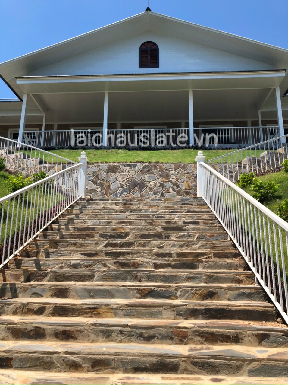 KHU DU LỊCH ĐỒNG MÔ ĐẸP NGẤT NGÂY GIỮA LÒNG BA VÌ VỚI ĐÁ LAI CHÂU